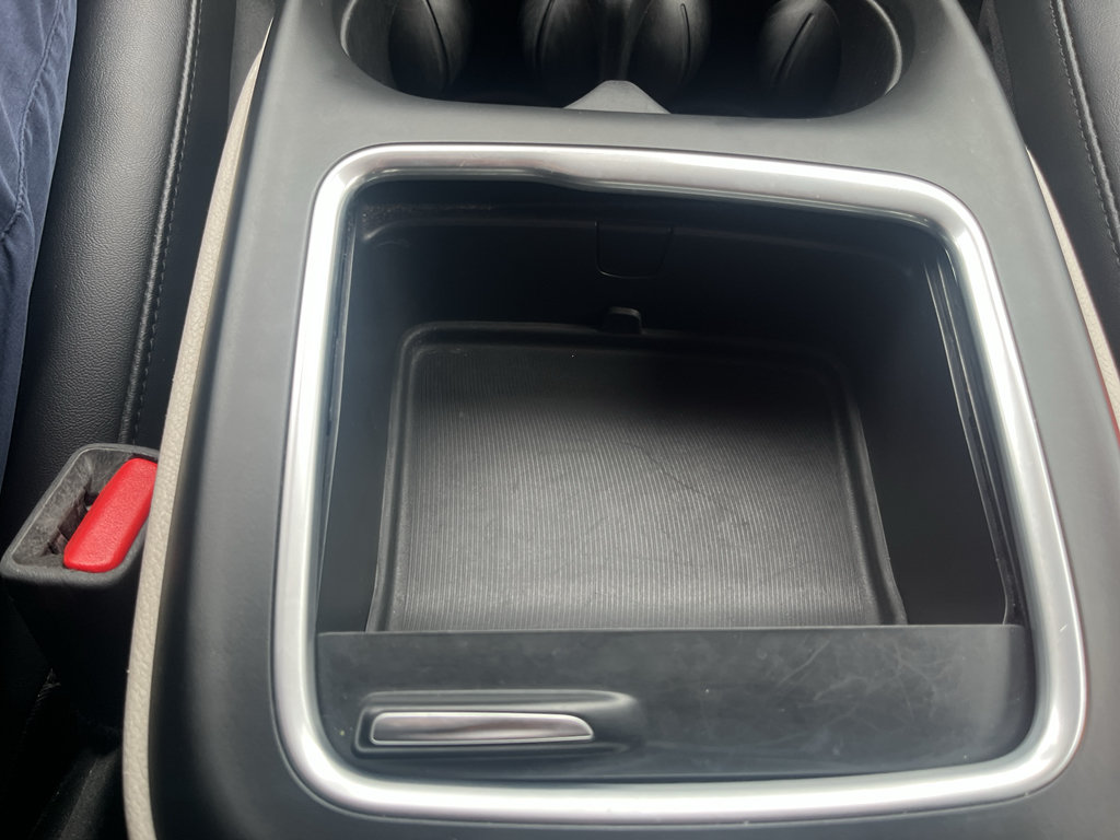 Used 2024 Chrysler Pacifica Touring-L FWD image 26
