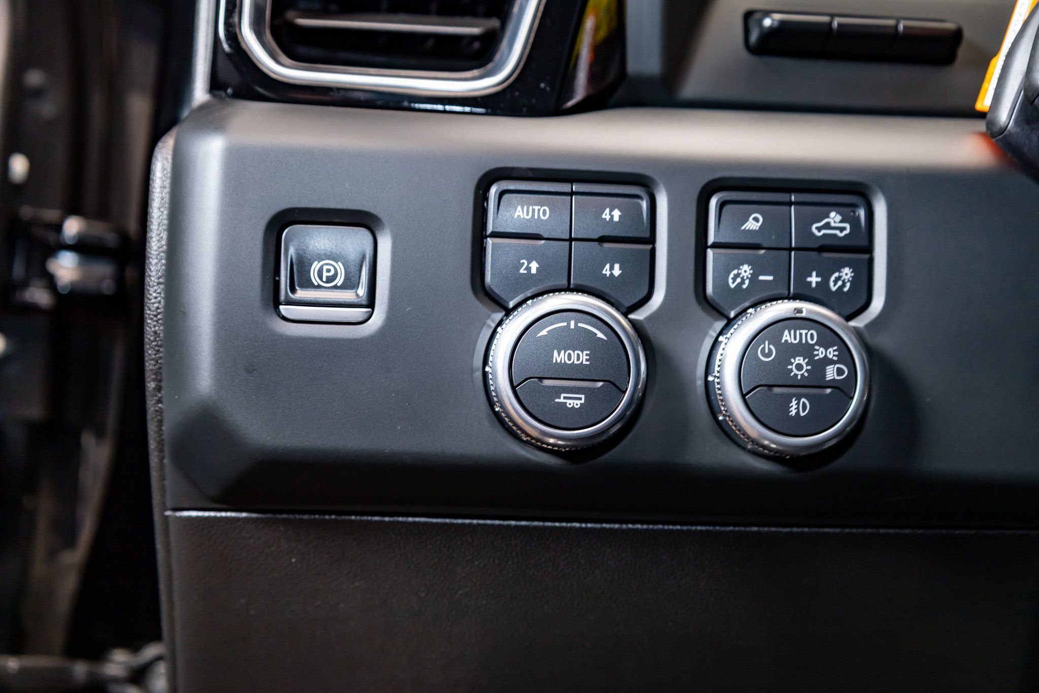 Used 2025 GMC Sierra 3500 Denali w/ Denali Reserve Package image 19