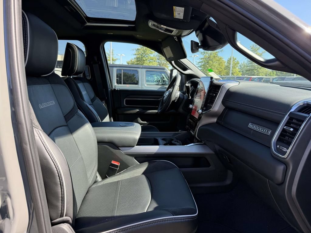 New 2026 RAM 3500 Laramie AWD/4WD image 15