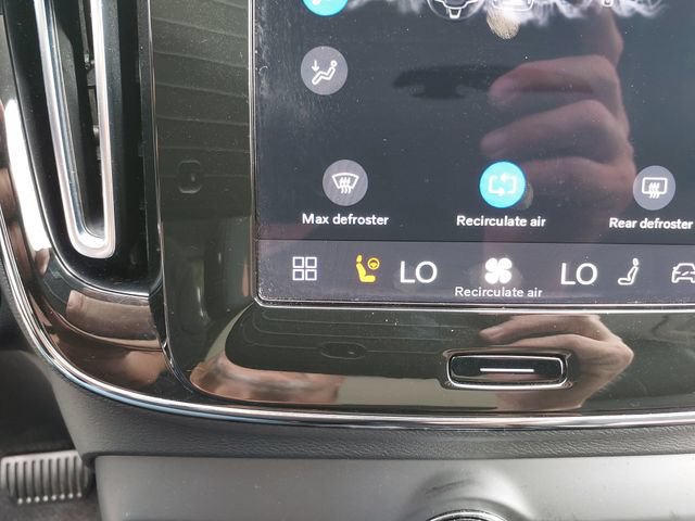Certified 2026 Volvo XC40 B5 Plus AWD/4WD image 14