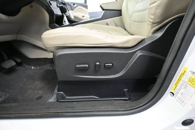 Used 2018 Ford Escape Titanium AWD/4WD image 15