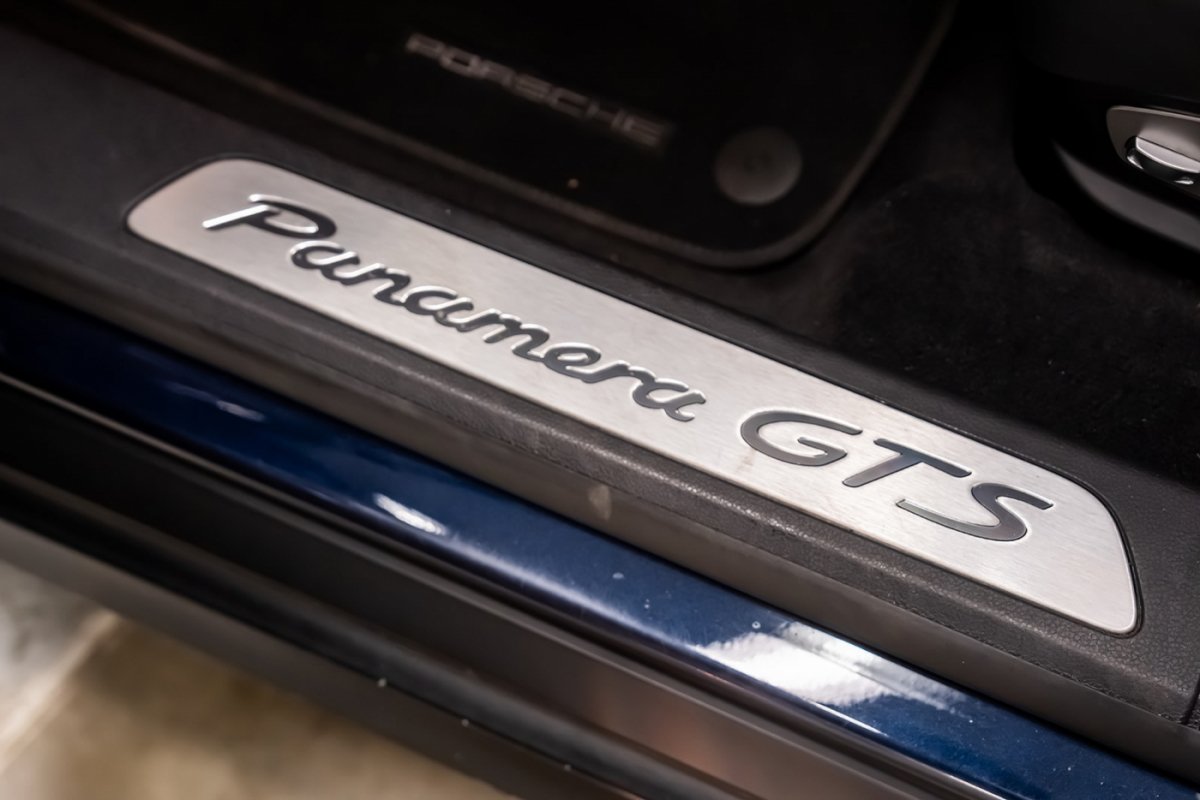 Used 2015 Porsche Panamera GTS AWD/4WD image 35