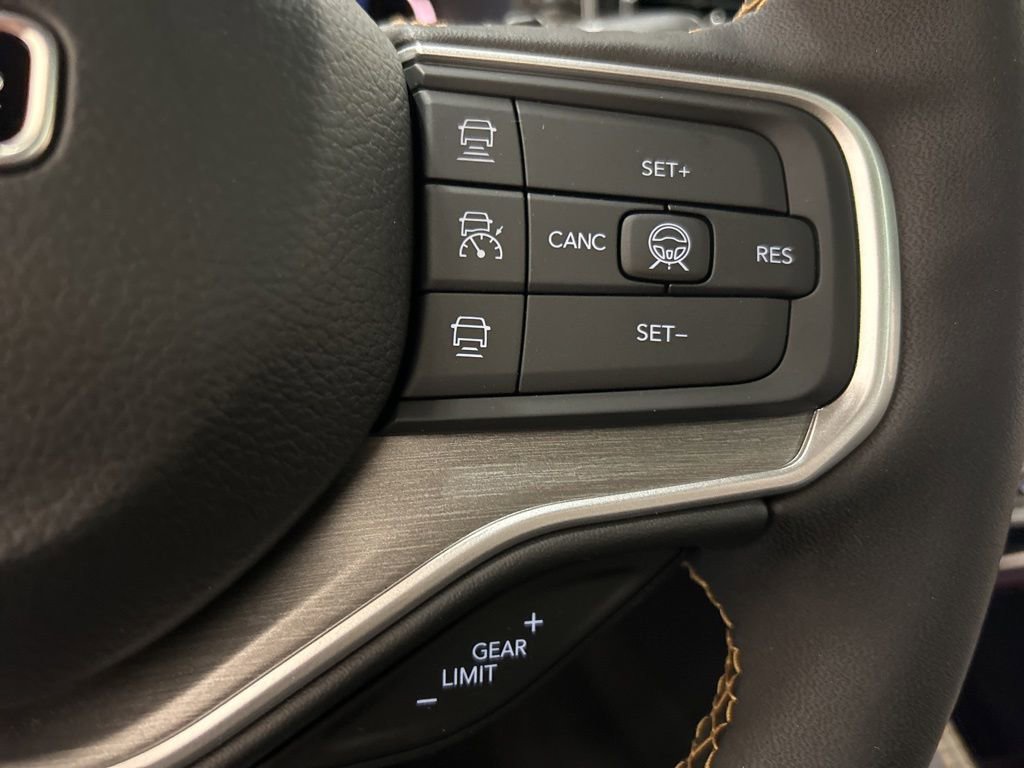 New 2026 Jeep Grand Wagoneer 4WD image 18