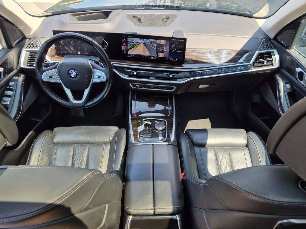 Used 2025 BMW X7 xDrive40i AWD/4WD image 29