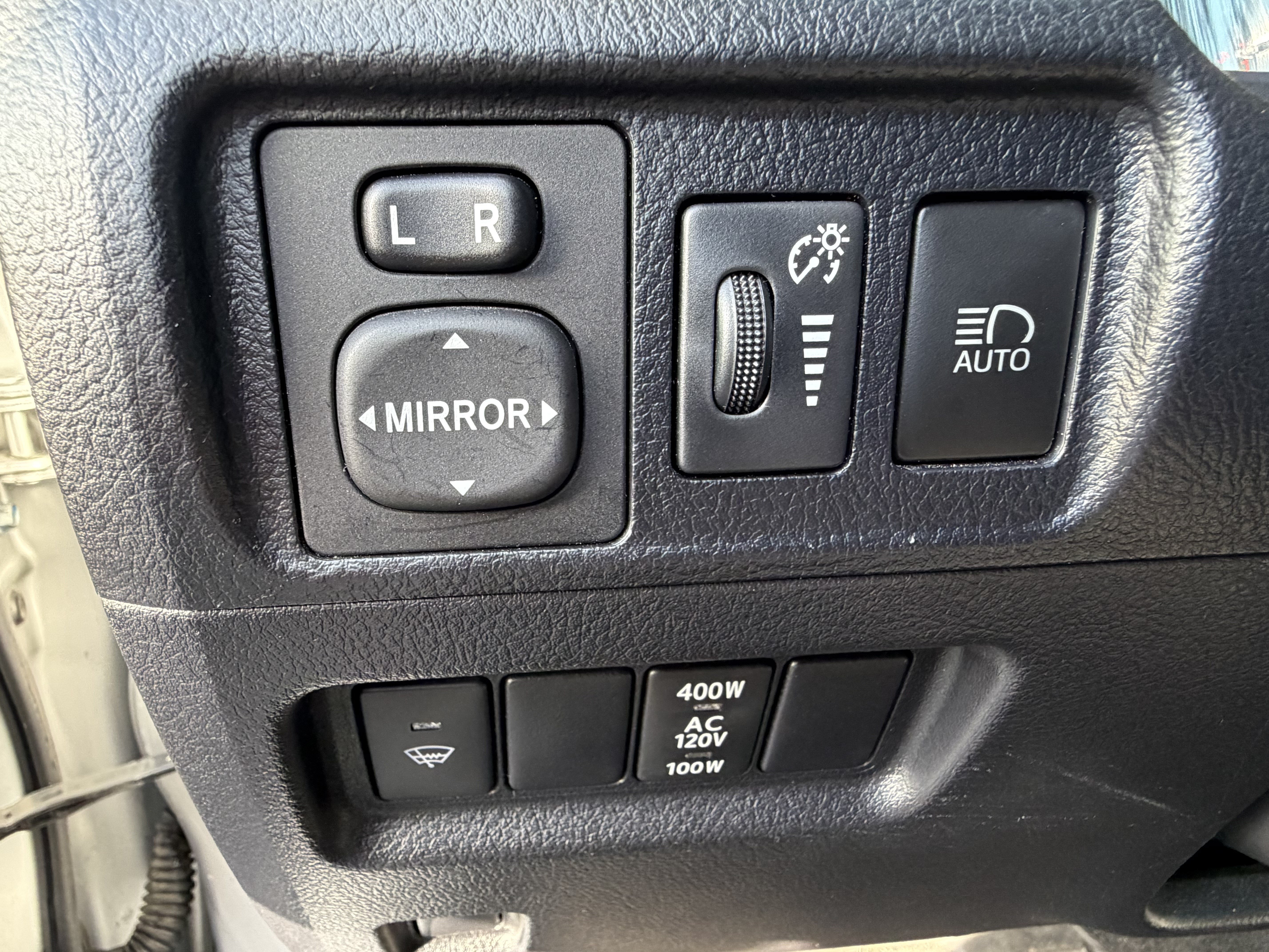 Used 2020 Toyota 4Runner SR5 Premium w/ Moonroof Package AWD/4WD image 15