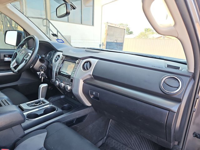 Used 2017 Toyota Tundra SR5 w/ SR5 Upgrade Package AWD/4WD image 21
