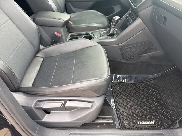 Used 2019 Volkswagen Tiguan SE w/ Panoramic Sunroof Package image 16