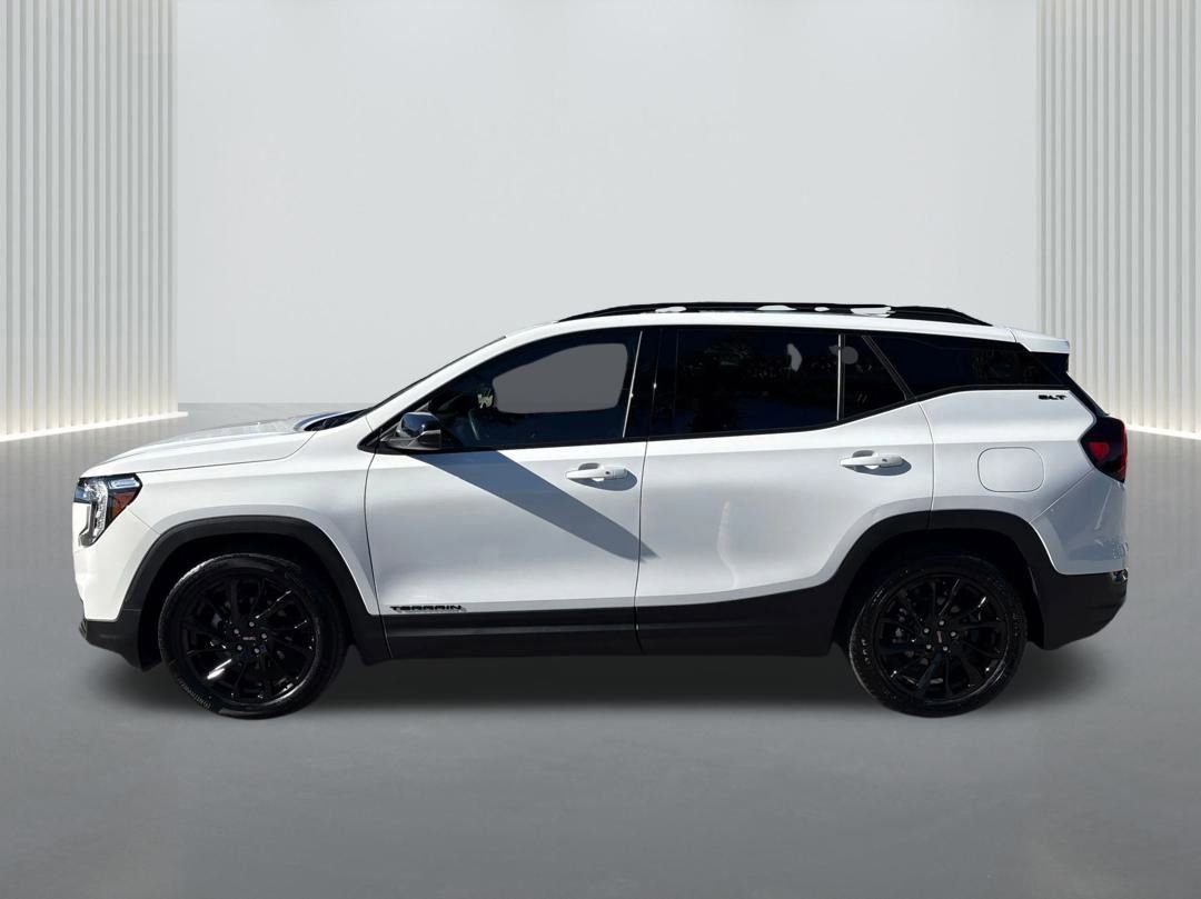 Used 2023 GMC Terrain SLT w/ Elevation Edition image 8