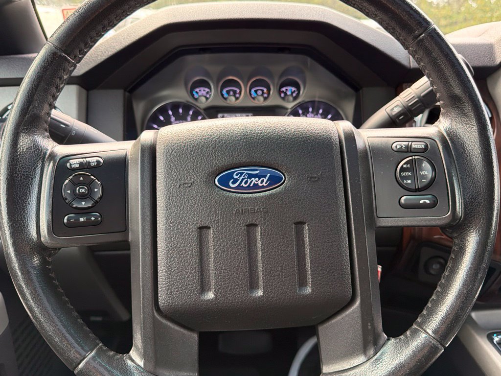 Used 2015 Ford F250 Lariat w/ Lariat Ultimate Package AWD/4WD image 31