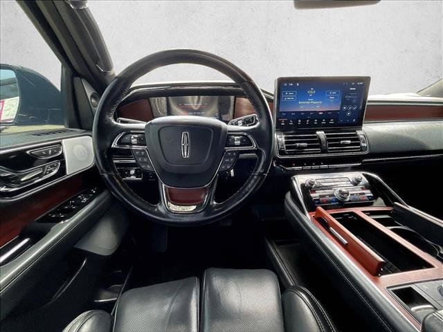 Used 2023 Lincoln Navigator L Reserve AWD/4WD image 7