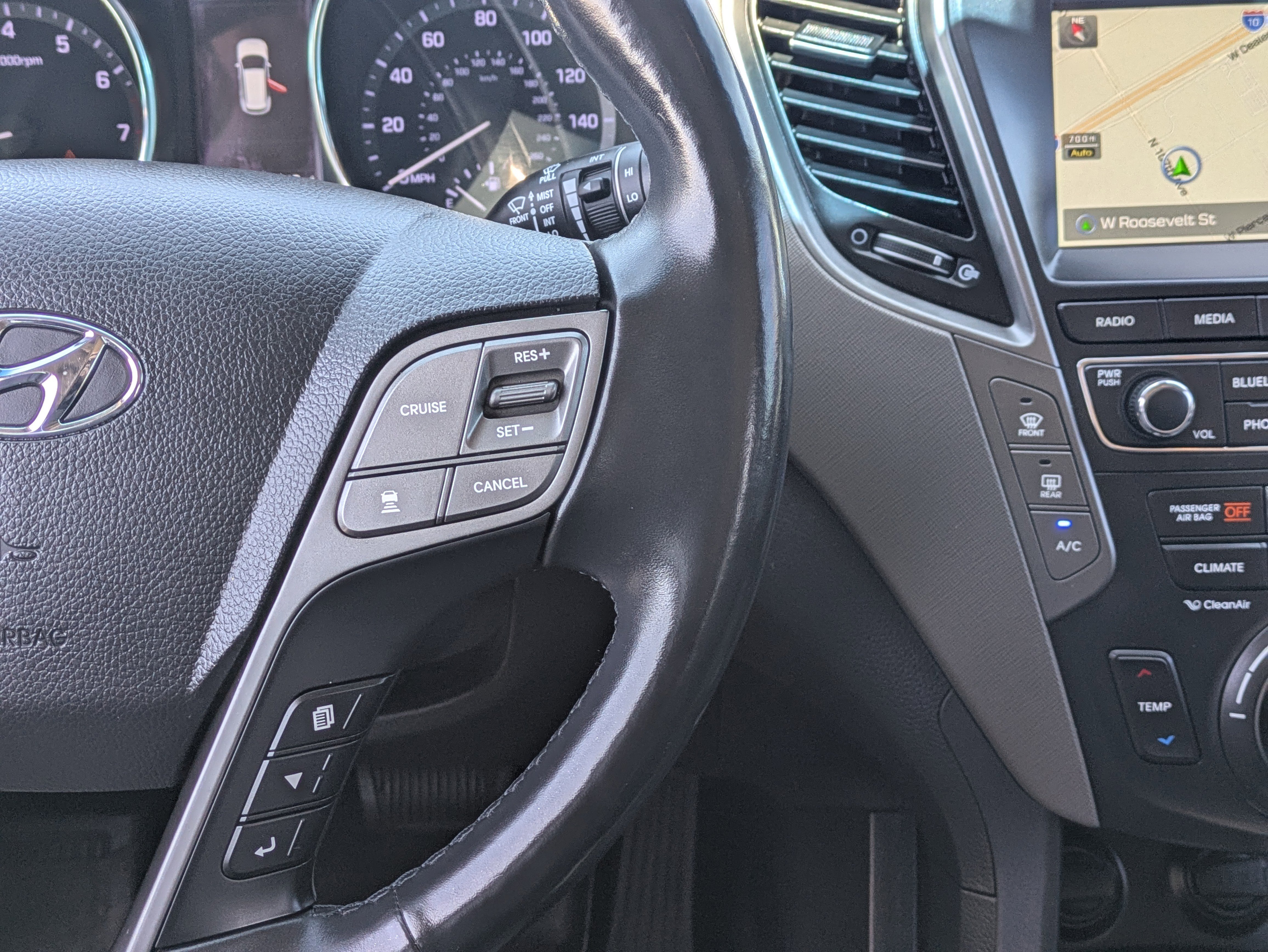 Used 2018 Hyundai Santa Fe Limited FWD image 23