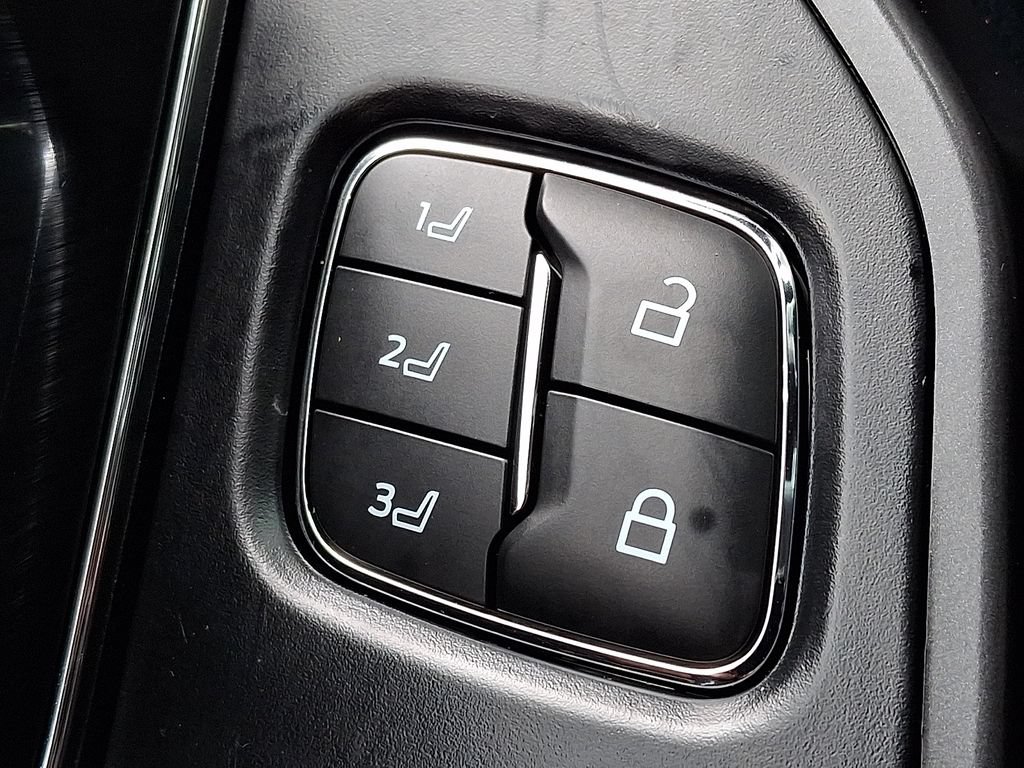Used 2024 Ford F150 Lariat AWD/4WD image 25