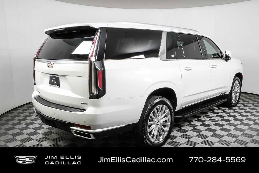 Used 2022 Cadillac Escalade ESV Premium Luxury image 32