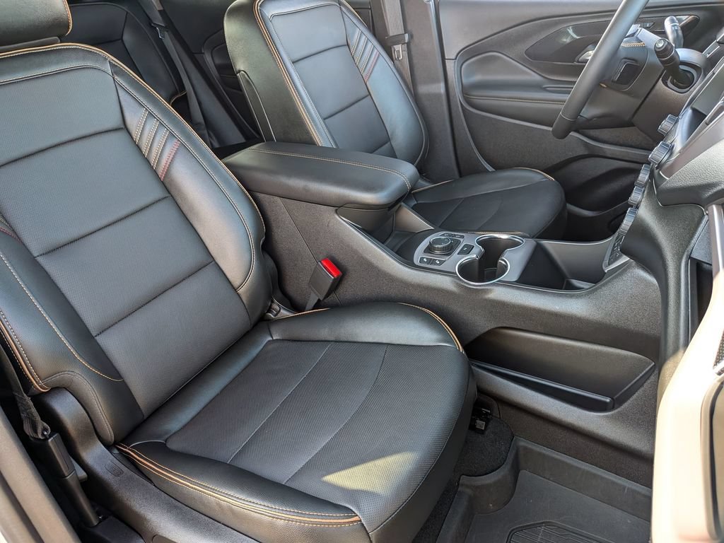Used 2024 GMC Terrain AT4 w/ Tech Package AWD/4WD image 30