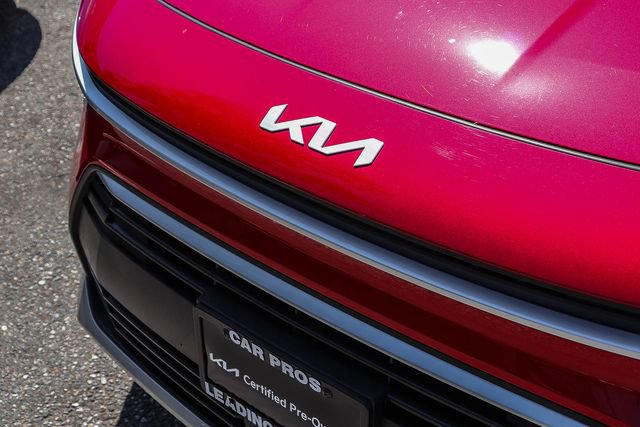 Certified 2025 Kia Niro EX FWD image 6