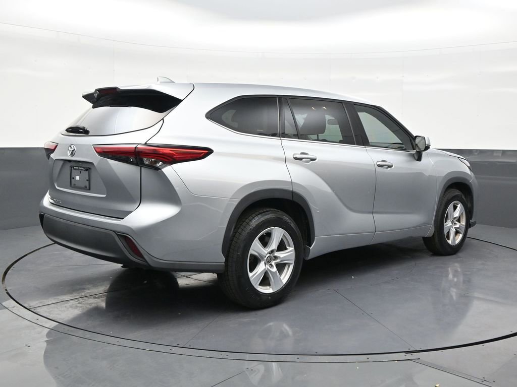 Used 2020 Toyota Highlander L image 5
