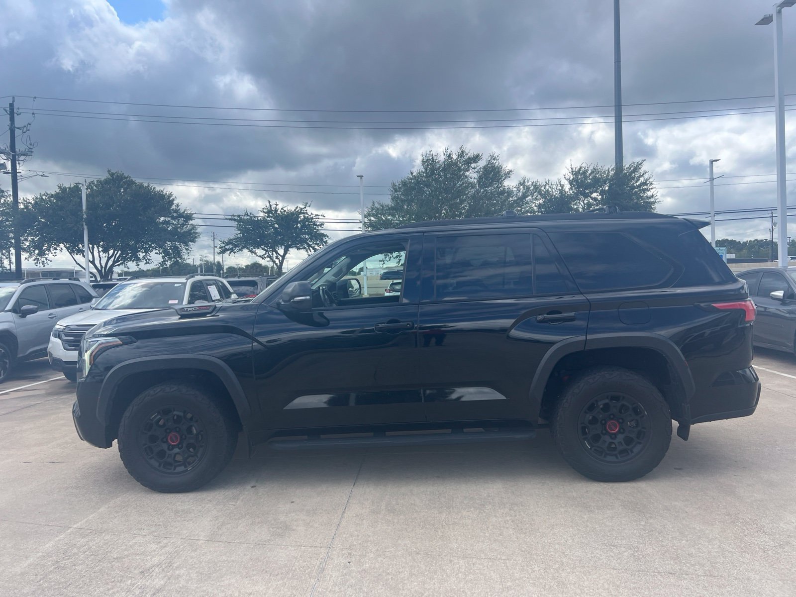 Used 2023 Toyota Sequoia TRD Pro AWD/4WD image 2