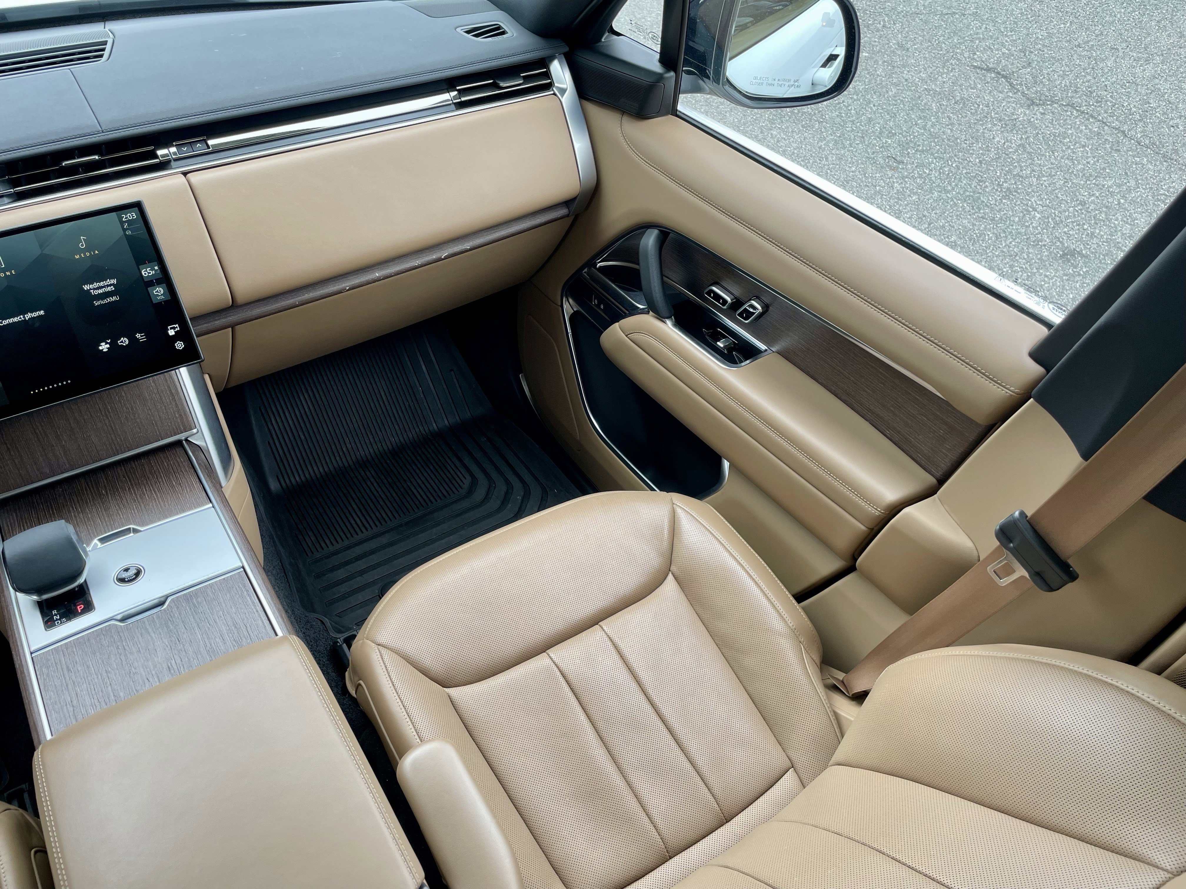 Certified 2024 Land Rover Range Rover SE image 18