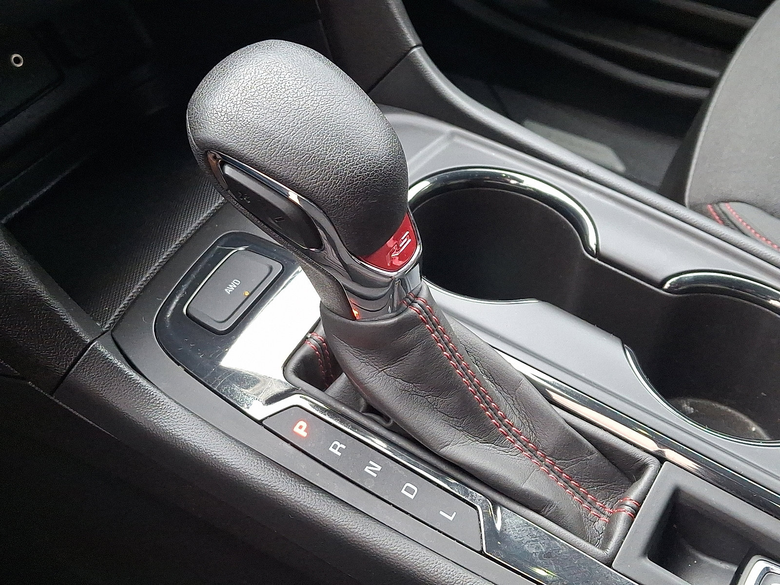 Used 2024 Chevrolet Equinox RS w/ LPO, Floor Liner Package image 16