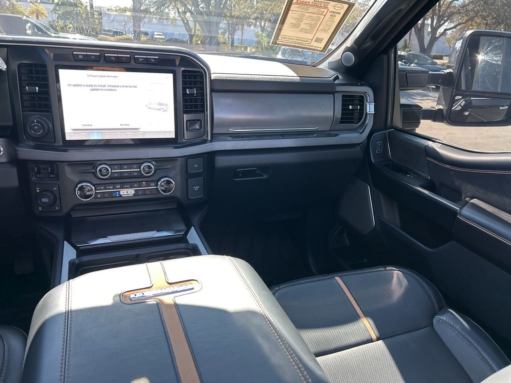 Used 2024 Ford F250 Platinum w/ FX4 Off-Road Package image 43