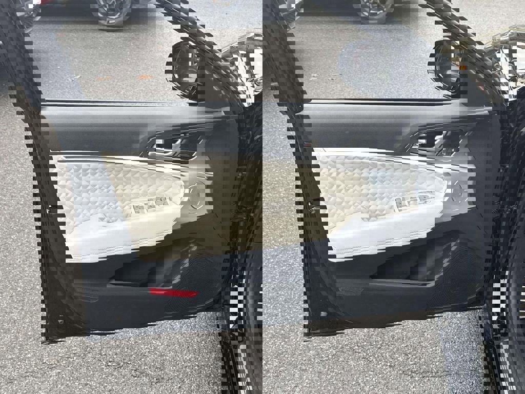 Used 2024 Genesis G70 3.3T Advanced w/ Sport Prestige Package image 16