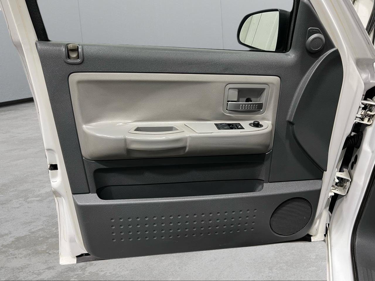 Used 2005 Dodge Dakota Laramie w/ Sport Appearance Group image 25