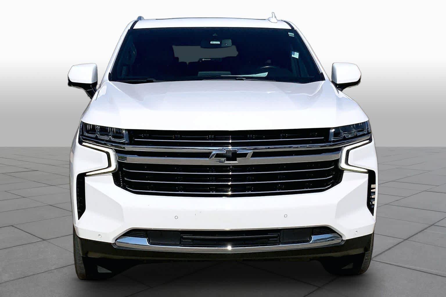 Used 2022 Chevrolet Suburban LT w/ LT Signature Package AWD/4WD image 4