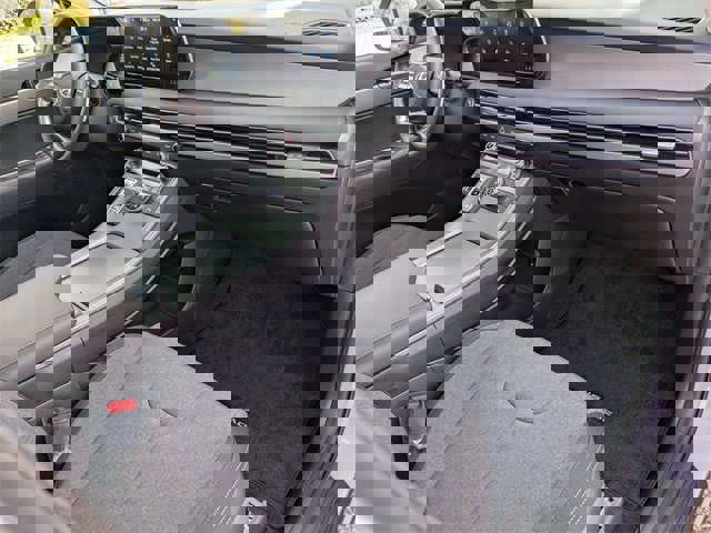 Certified 2025 Hyundai Palisade SE image 19