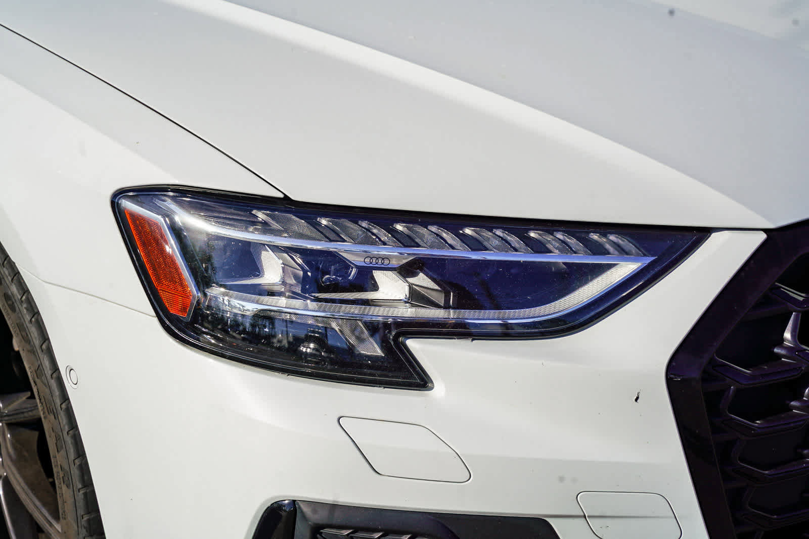 Used 2022 Audi S8 w/ S8 Comfort Plus Package image 7