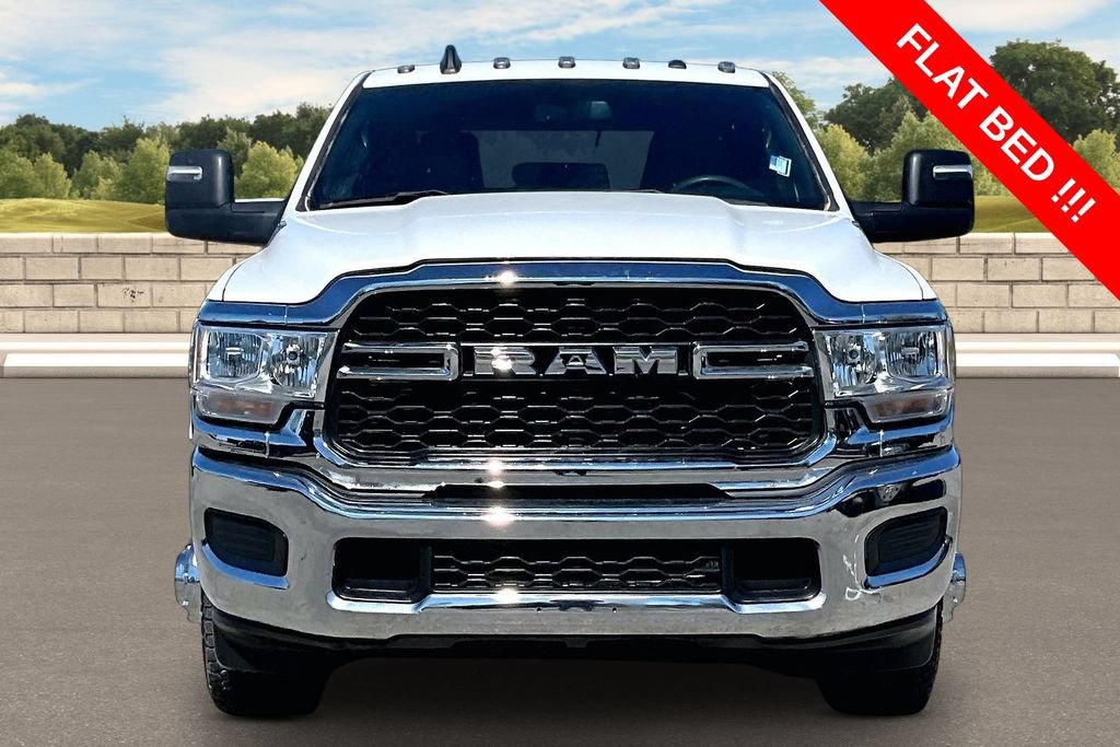 Used 2024 RAM 3500 Tradesman w/ Chrome Appearance Group AWD/4WD image 3