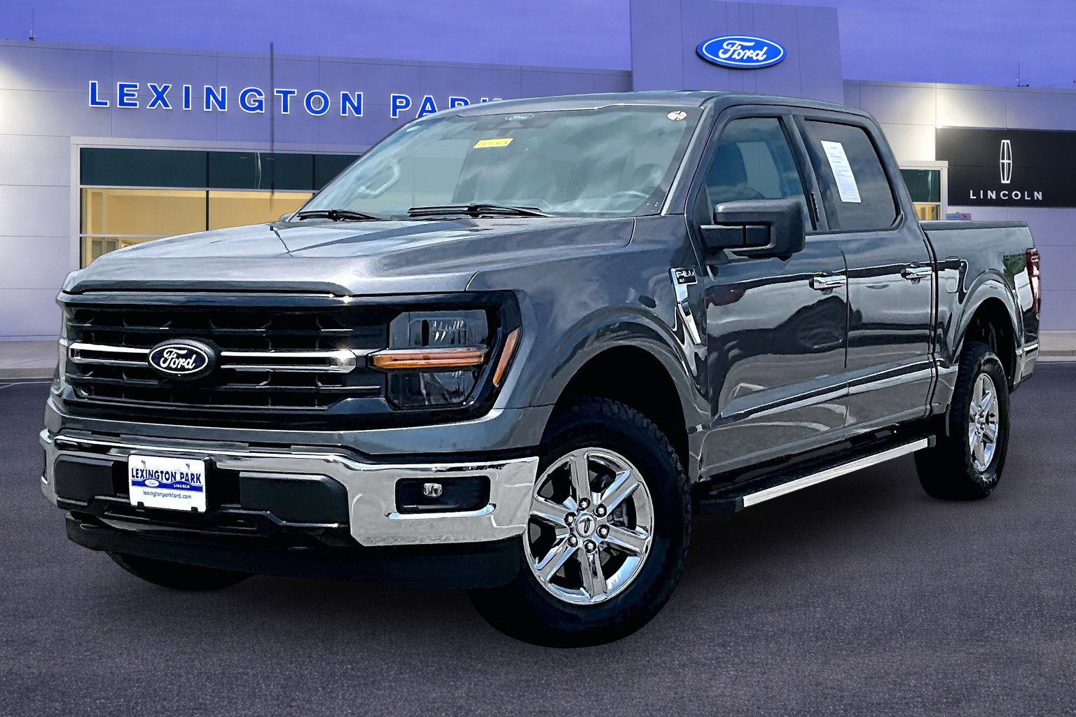 Used 2024 Ford F150 XLT AWD/4WD image 3