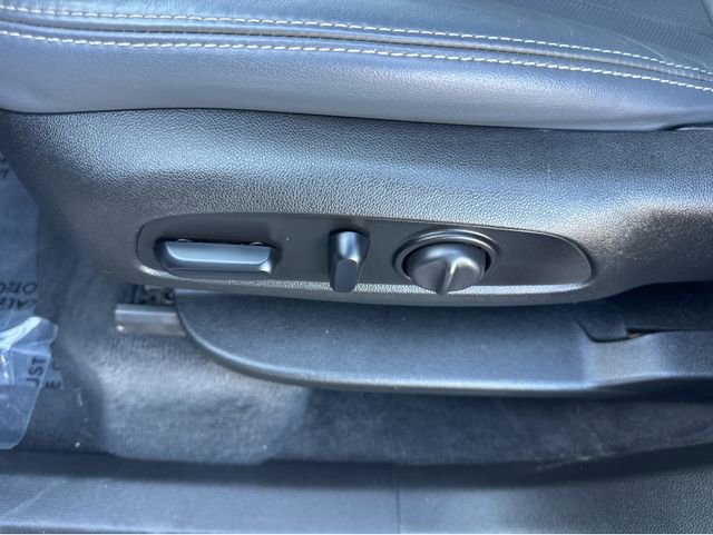 Used 2019 Buick Enclave Essence image 34