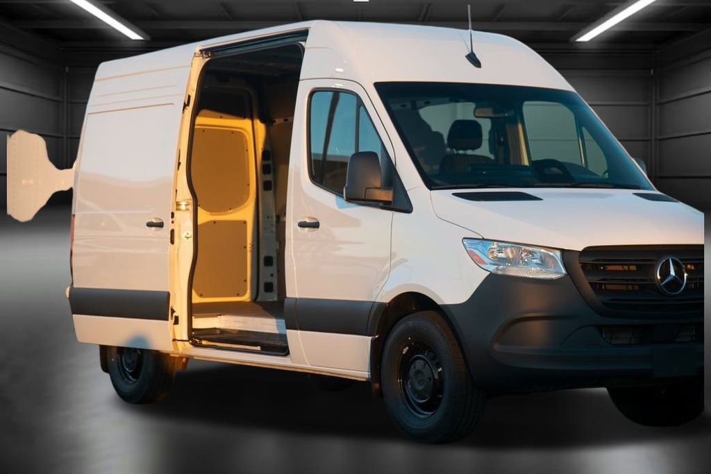 Used 2025 Mercedes-Benz Sprinter 2500 image 8