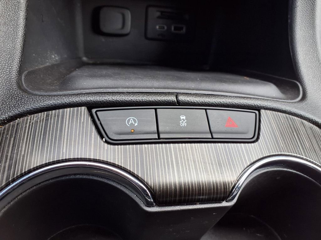 Used 2023 GMC Acadia SLT w/ Elevation Edition FWD image 12
