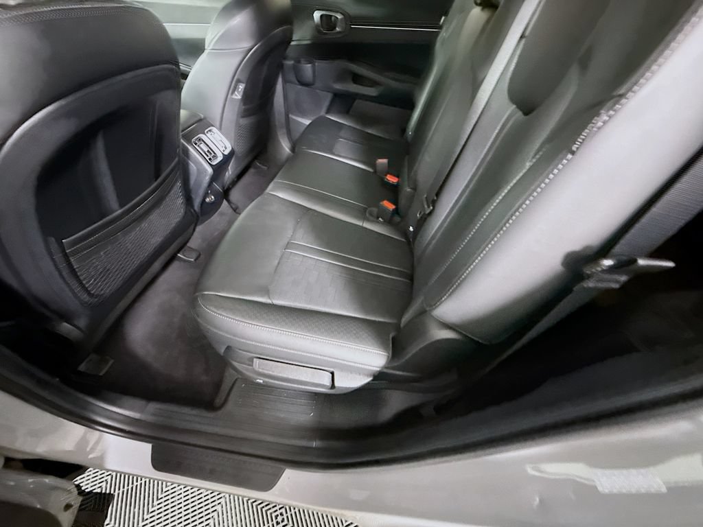 Used 2025 Kia Sorento S AWD/4WD image 27