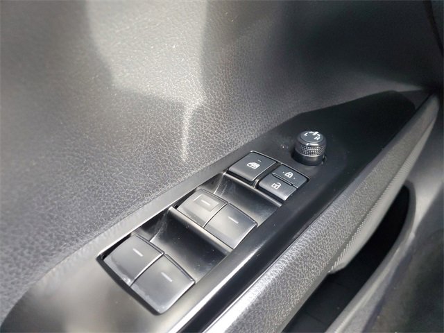 Used 2025 Toyota Camry LE w/ Convenience Package image 30