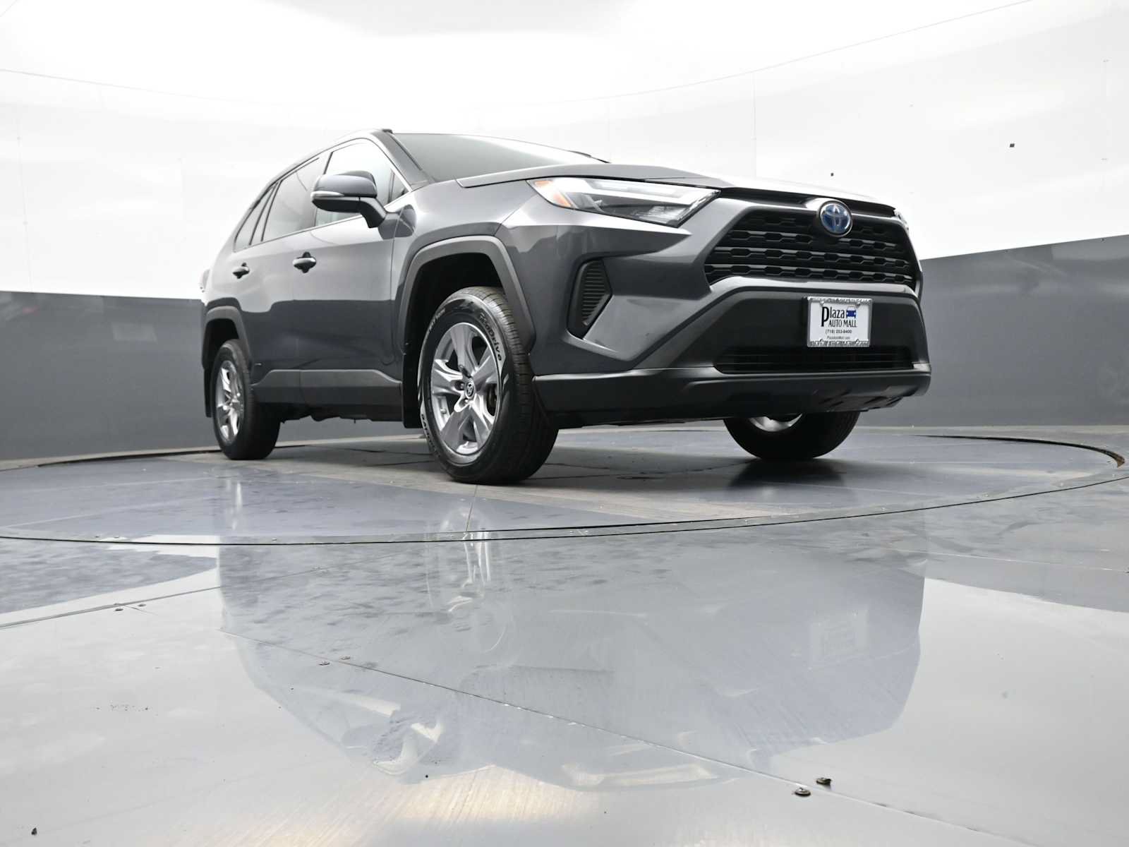 Used 2023 Toyota RAV4 LE AWD/4WD image 28