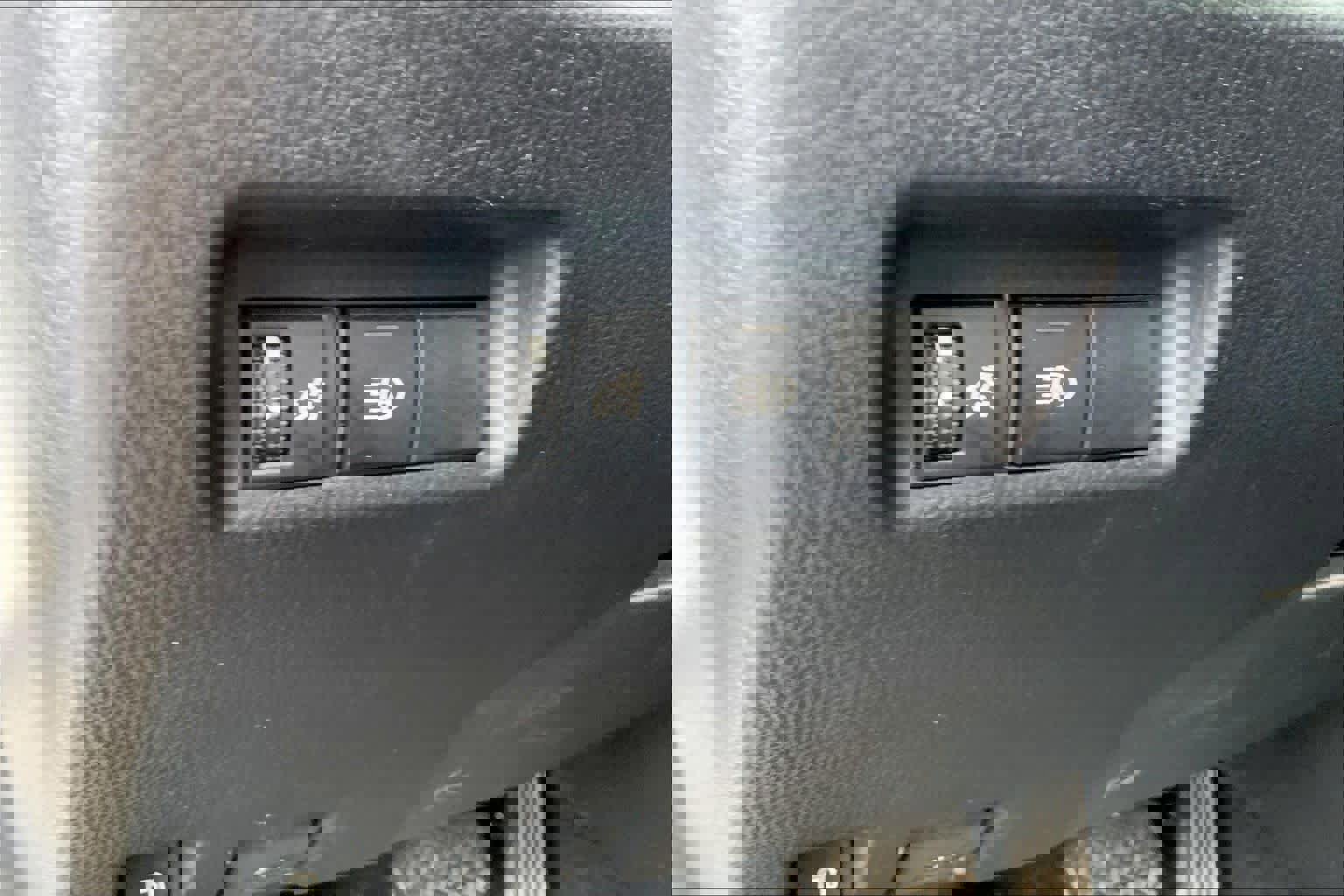 Used 2021 Toyota RAV4 LE image 35