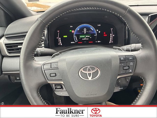 Used 2025 Toyota Camry SE image 24