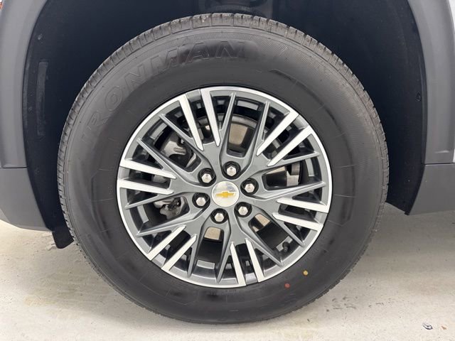 Used 2025 Chevrolet Traverse LT FWD image 38