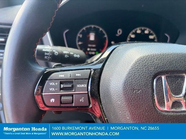 Used 2025 Honda Pilot Sport image 14