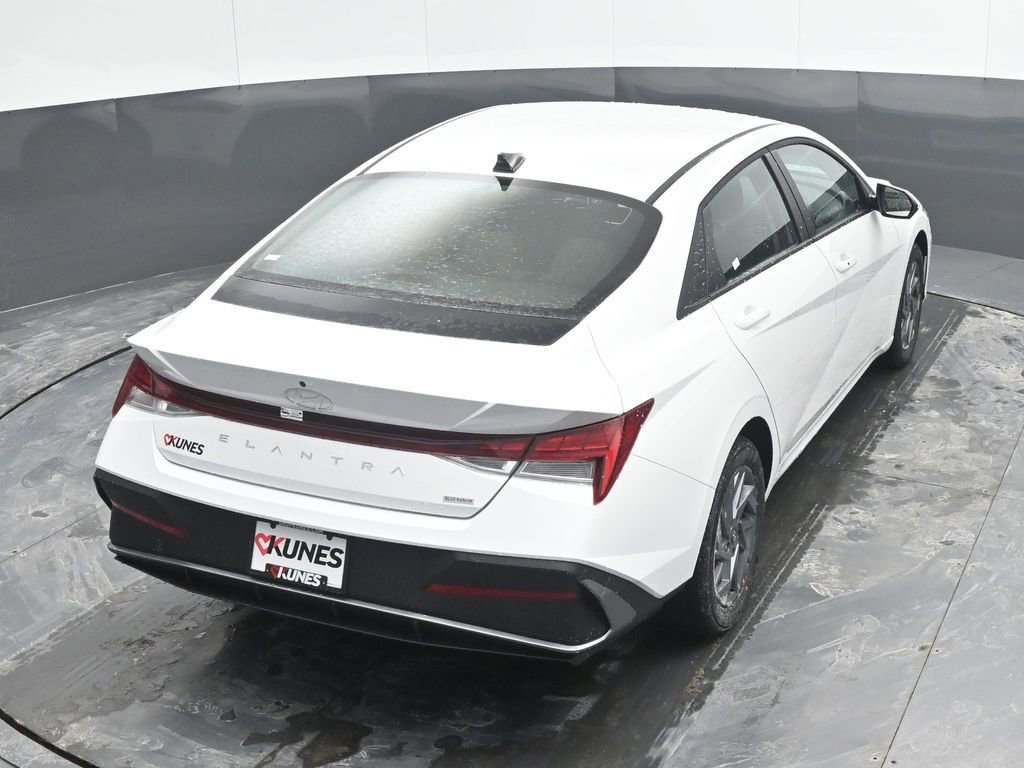 New 2026 Hyundai Elantra Blue image 35