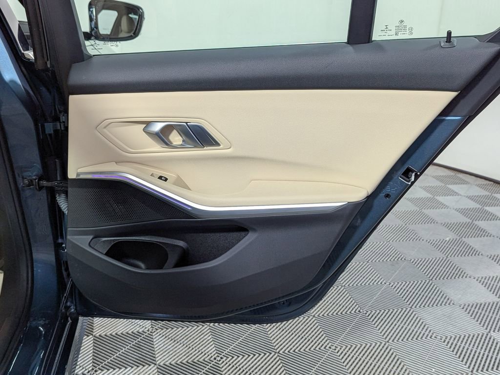 Used 2021 BMW 330i xDrive Sedan w/ Convenience Package image 39