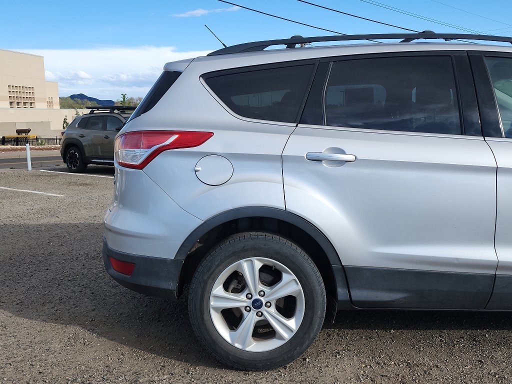 Used 2016 Ford Escape SE w/ Equipment Group 201A FWD image 5