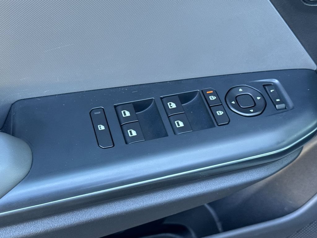 Used 2025 Kia K4 FWD image 13