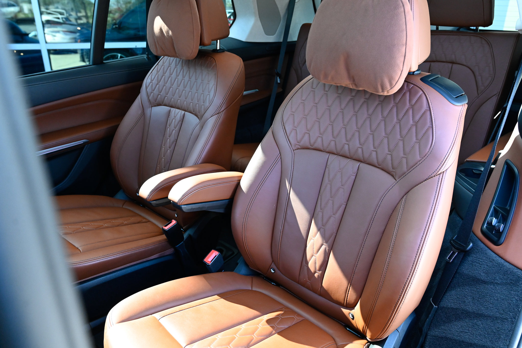 Used 2024 BMW ALPINA XB7 image 38