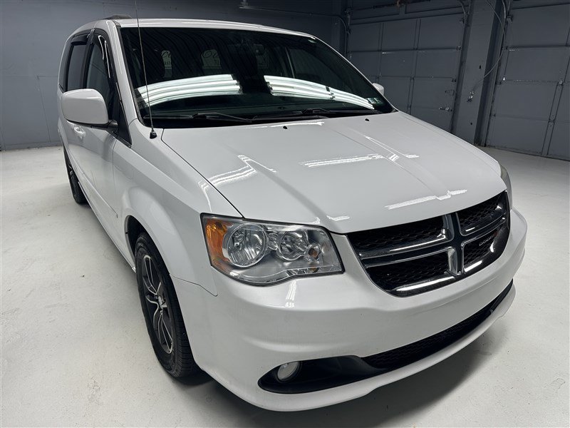 Used 2017 Dodge Grand Caravan SXT FWD image 14