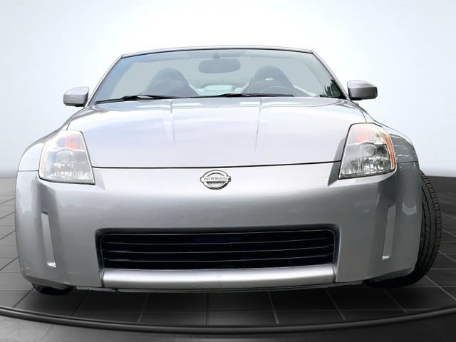 Used 2004 Nissan 350Z Touring RWD image 3