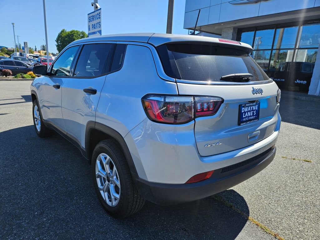 Used 2025 Jeep Compass Sport AWD/4WD image 3