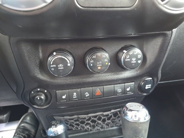 Used 2014 Jeep Wrangler Unlimited Sahara w/ Connectivity Group image 25